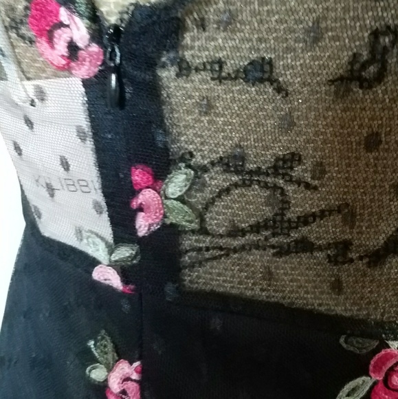 PARIS PURCHASE-Black lace dress with roses-NWT - Picture 3 of 8